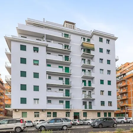 Design Apartment, Near Tiburtina Station Apartment Rome