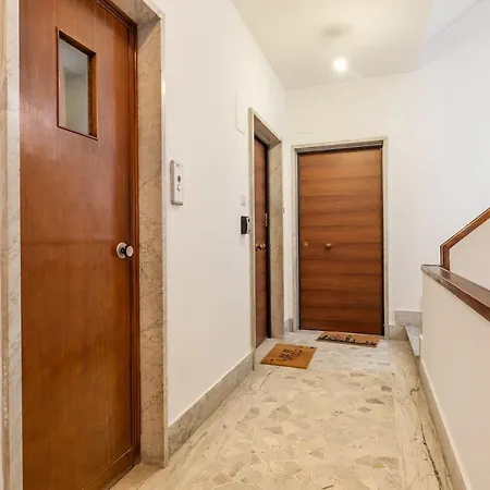 Design Apartment, Near Tiburtina Station Apartment Rome